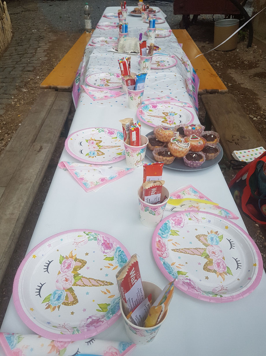 Tisch Kindergeburtstag 'Einhorn'